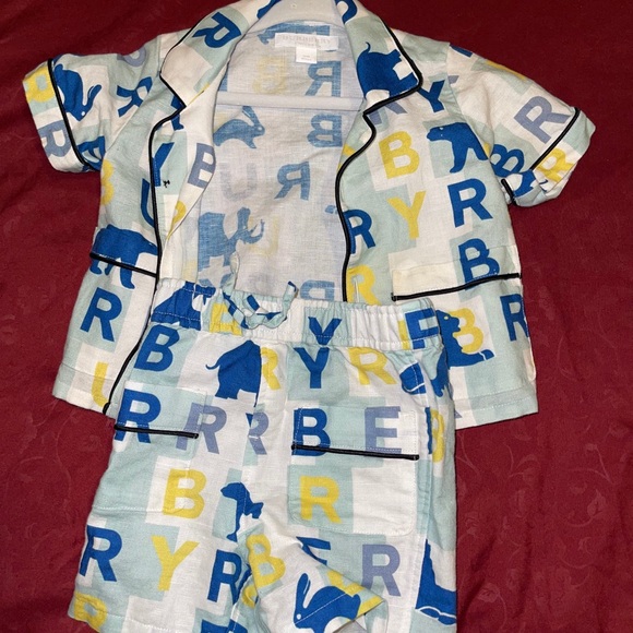 Burberry kids shorts set - Picture 3 of 3
